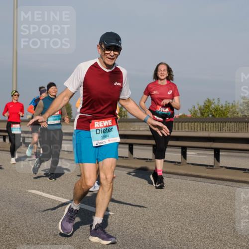 03.10.2025 - Köhlbrandbrückenlauf Fabian Wolf http://msf.ph/oto/9060546 03.10.2025 10:05:17 Position 3 1984 meine-sportfotos.de