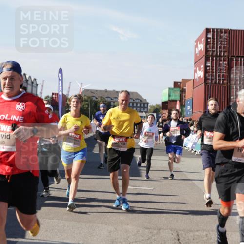 03.10.2025 - Köhlbrandbrückenlauf Jannik Wohlers http://msf.ph/oto/9060552 03.10.2025 13:12:59 Ziel 4446, 4487, 4528, 4559, 4628, 4671, 4748, 4965, 5051, 5381, 5673, 5674, 6303, 6496, 6497, 6530, 6791 meine-sportfotos.de