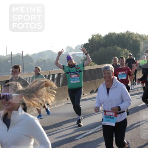 03.10.2025 - Köhlbrandbrückenlauf Jannik Wohlers http://msf.ph/oto/9060560 03.10.2025 09:22:41 Position 3 53, 2139, 2436, 2116 meine-sportfotos.de
