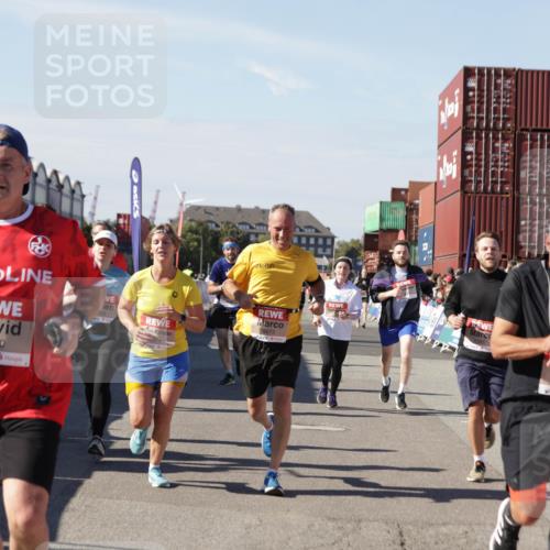 03.10.2025 - Köhlbrandbrückenlauf Jannik Wohlers http://msf.ph/oto/9060581 03.10.2025 13:12:59 Ziel 4446, 4487, 4528, 4559, 4628, 4671, 4748, 4965, 5051, 5381, 5673, 5674, 6303, 6496, 6497, 6530, 6791 meine-sportfotos.de