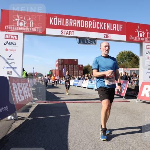 03.10.2025 - Köhlbrandbrückenlauf Lena Gebhardt http://msf.ph/oto/9060585 03.10.2025 13:10:50 Ziel 4081, 4352, 4401, 4412, 4488, 4689, 4862, 5410, 5753, 5791, 6269, 6273, 6274 meine-sportfotos.de