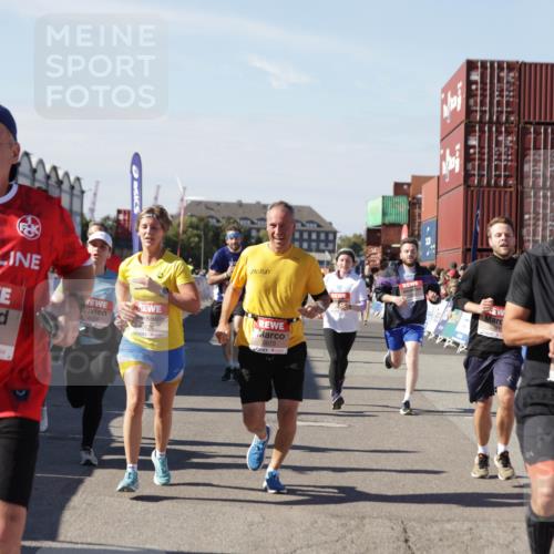 03.10.2025 - Köhlbrandbrückenlauf Jannik Wohlers http://msf.ph/oto/9060586 03.10.2025 13:12:59 Ziel 4446, 4487, 4528, 4559, 4628, 4671, 4748, 4965, 5051, 5381, 5673, 5674, 6303, 6496, 6497, 6530, 6791 meine-sportfotos.de