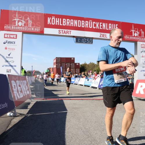 03.10.2025 - Köhlbrandbrückenlauf Lena Gebhardt http://msf.ph/oto/9060595 03.10.2025 13:10:51 Ziel 4081, 4352, 4401, 4412, 4488, 4547, 4689, 4862, 5753, 5791, 6269, 6273, 6274, 6665 meine-sportfotos.de