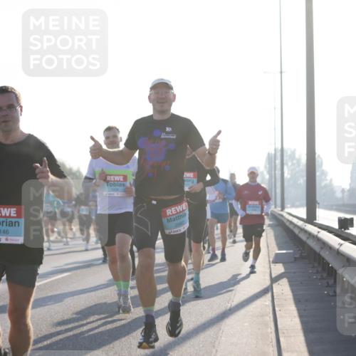 03.10.2025 - Köhlbrandbrückenlauf Jannik Wohlers http://msf.ph/oto/9060597 03.10.2025 09:14:50 Position 3 1146, 10, 1226, 2962 meine-sportfotos.de