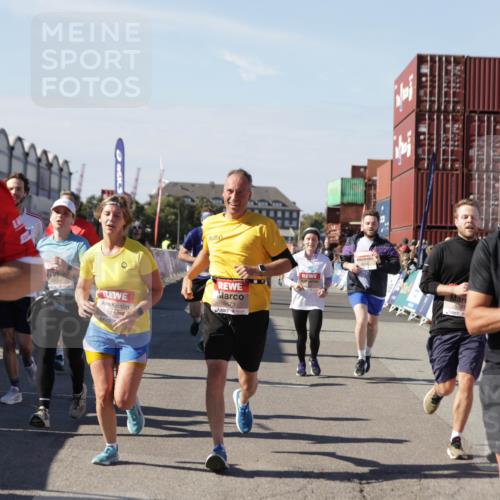 03.10.2025 - Köhlbrandbrückenlauf Jannik Wohlers http://msf.ph/oto/9060609 03.10.2025 13:13:00 Ziel 4446, 4487, 4528, 4559, 4628, 4671, 4748, 4965, 5051, 5381, 5673, 5674, 6303, 6496, 6497, 6530, 6705, 6791 meine-sportfotos.de