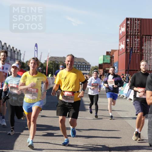 03.10.2025 - Köhlbrandbrückenlauf Jannik Wohlers http://msf.ph/oto/9060619 03.10.2025 13:13:00 Ziel 4446, 4487, 4528, 4559, 4628, 4671, 4748, 4965, 5051, 5381, 5673, 5674, 6303, 6496, 6497, 6530, 6705, 6791 meine-sportfotos.de