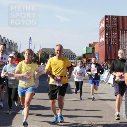 03.10.2025 - Köhlbrandbrückenlauf Jannik Wohlers http://msf.ph/oto/9060622 03.10.2025 13:13:00 Ziel 4446, 4487, 4528, 4559, 4628, 4671, 4748, 4965, 5051, 5381, 5673, 5674, 6303, 6496, 6497, 6530, 6705, 6791 meine-sportfotos.de