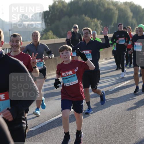 03.10.2025 - Köhlbrandbrückenlauf Jannik Wohlers http://msf.ph/oto/9060640 03.10.2025 09:22:42 Position 3 2826, 2141 meine-sportfotos.de