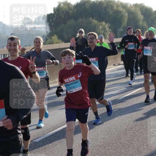 03.10.2025 - Köhlbrandbrückenlauf Jannik Wohlers http://msf.ph/oto/9060644 03.10.2025 09:22:42 Position 3 3826, 707, 2141 meine-sportfotos.de