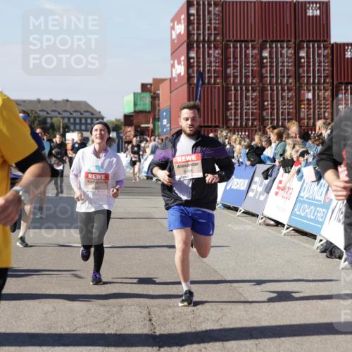 03.10.2025 - Köhlbrandbrückenlauf Jannik Wohlers http://msf.ph/oto/9060673 03.10.2025 13:13:01 Ziel 4446, 4487, 4528, 4559, 4628, 4671, 4748, 4965, 5051, 5381, 5673, 5674, 6303, 6496, 6497, 6530, 6705, 6742, 6791 meine-sportfotos.de