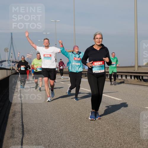 03.10.2025 - Köhlbrandbrückenlauf Fabian Wolf http://msf.ph/oto/9060678 03.10.2025 10:05:21 Position 3 3519, 10, 2103 meine-sportfotos.de