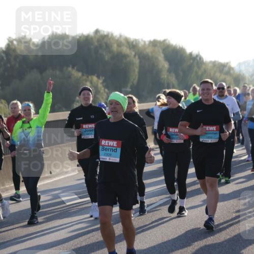 03.10.2025 - Köhlbrandbrückenlauf Jannik Wohlers http://msf.ph/oto/9060689 03.10.2025 09:22:44 Position 3 13, 2616, 2309, 20, 2617, 1855, 1853 meine-sportfotos.de
