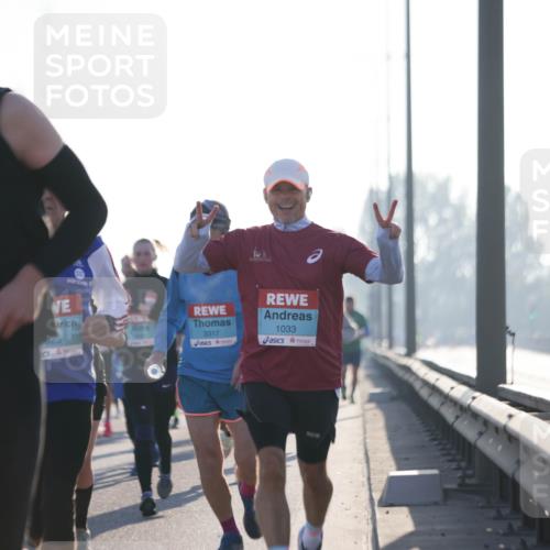 03.10.2025 - Köhlbrandbrückenlauf Jannik Wohlers http://msf.ph/oto/9060696 03.10.2025 09:14:51 Position 3 2777, 025, 3317, 1033 meine-sportfotos.de