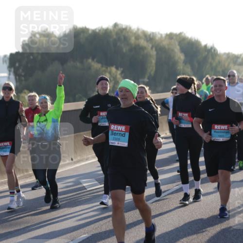 03.10.2025 - Köhlbrandbrückenlauf Jannik Wohlers http://msf.ph/oto/9060705 03.10.2025 09:22:44 Position 3 2309, 2617, 1855, 1853 meine-sportfotos.de