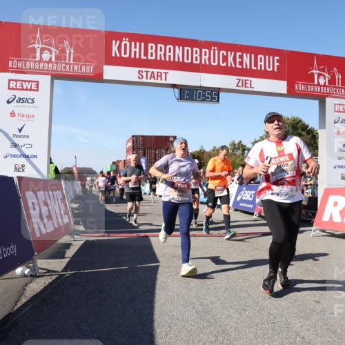 03.10.2025 - Köhlbrandbrückenlauf Lena Gebhardt http://msf.ph/oto/9060710 03.10.2025 13:10:55 Ziel 4081, 4352, 4370, 4401, 4412, 4547, 4689, 4862, 4933, 4998, 5103, 5791, 5965, 6274, 6665, 6797 meine-sportfotos.de