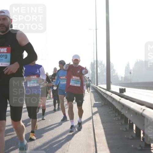 03.10.2025 - Köhlbrandbrückenlauf Jannik Wohlers http://msf.ph/oto/9060716 03.10.2025 09:14:52 Position 3 2777, 1025, 3317, 1033, 57 meine-sportfotos.de