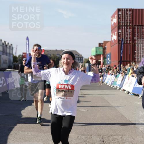 03.10.2025 - Köhlbrandbrückenlauf Jannik Wohlers http://msf.ph/oto/9060731 03.10.2025 13:13:03 Ziel 4446, 4487, 4528, 4559, 4628, 4748, 4965, 5051, 5381, 5673, 5674, 6303, 6393, 6496, 6497, 6530, 6705, 6742, 6755 meine-sportfotos.de