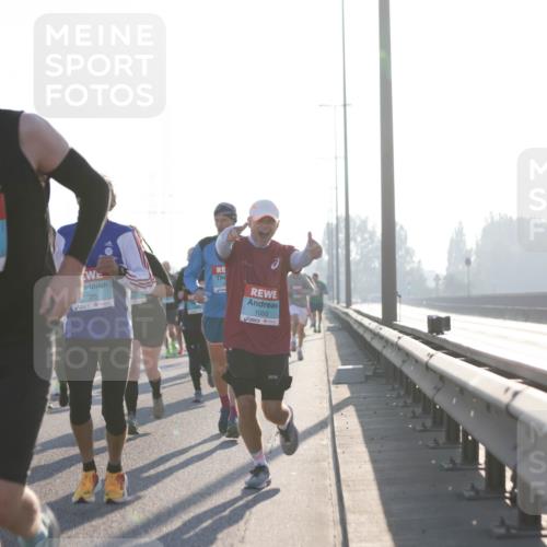 03.10.2025 - Köhlbrandbrückenlauf Jannik Wohlers http://msf.ph/oto/9060732 03.10.2025 09:14:52 Position 3 1033, 2777, 1025, 51 meine-sportfotos.de