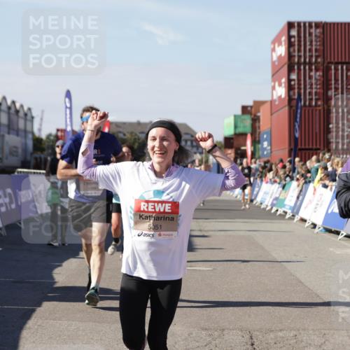 03.10.2025 - Köhlbrandbrückenlauf Jannik Wohlers http://msf.ph/oto/9060739 03.10.2025 13:13:03 Ziel 4446, 4487, 4528, 4559, 4628, 4748, 4965, 5051, 5381, 5673, 5674, 6303, 6393, 6496, 6497, 6530, 6705, 6742, 6755 meine-sportfotos.de