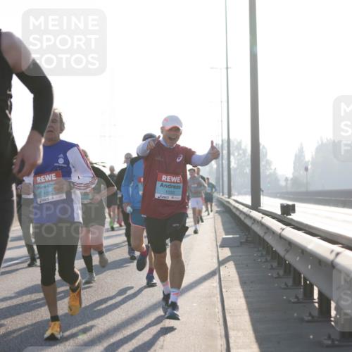 03.10.2025 - Köhlbrandbrückenlauf Jannik Wohlers http://msf.ph/oto/9060744 03.10.2025 09:14:52 Position 3 2777, 1025, 1033, 51 meine-sportfotos.de