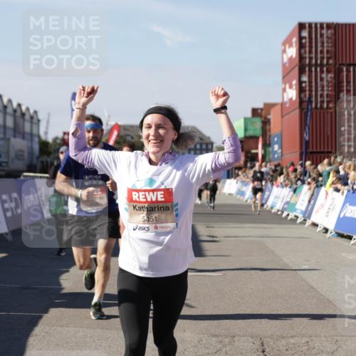 03.10.2025 - Köhlbrandbrückenlauf Jannik Wohlers http://msf.ph/oto/9060754 03.10.2025 13:13:03 Ziel 4446, 4487, 4528, 4559, 4628, 4748, 4965, 5051, 5381, 5673, 5674, 6303, 6393, 6496, 6497, 6530, 6705, 6742, 6755 meine-sportfotos.de