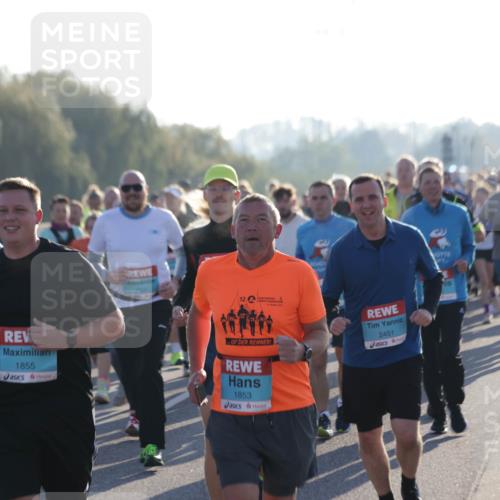 03.10.2025 - Köhlbrandbrückenlauf Jannik Wohlers http://msf.ph/oto/9060761 03.10.2025 09:22:45 Position 3 2617, 1855, 2451, 1853 meine-sportfotos.de