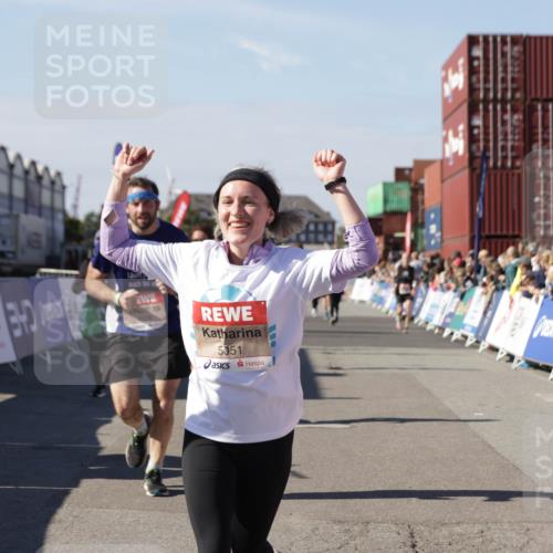 03.10.2025 - Köhlbrandbrückenlauf Jannik Wohlers http://msf.ph/oto/9060763 03.10.2025 13:13:03 Ziel 4446, 4487, 4528, 4559, 4628, 4748, 4965, 5051, 5381, 5673, 5674, 6303, 6393, 6496, 6497, 6530, 6705, 6742, 6755 meine-sportfotos.de