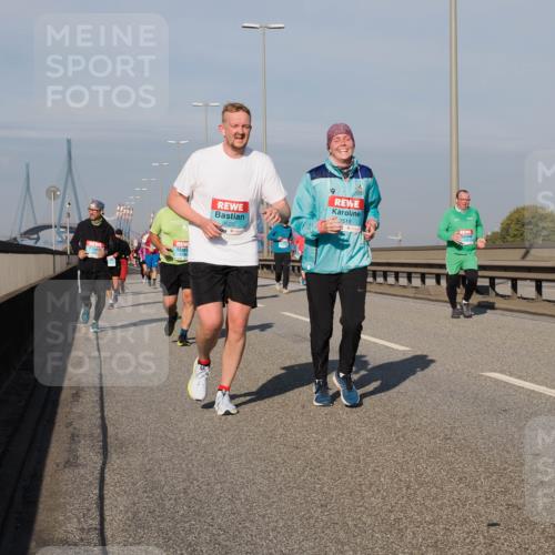 03.10.2025 - Köhlbrandbrückenlauf Fabian Wolf http://msf.ph/oto/9060765 03.10.2025 10:05:23 Position 3 1734, 3520, 3519 meine-sportfotos.de
