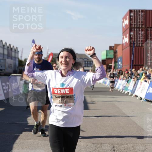 03.10.2025 - Köhlbrandbrückenlauf Jannik Wohlers http://msf.ph/oto/9060766 03.10.2025 13:13:03 Ziel 4446, 4487, 4528, 4559, 4628, 4748, 4965, 5051, 5381, 5673, 5674, 6303, 6393, 6496, 6497, 6530, 6705, 6742, 6755 meine-sportfotos.de