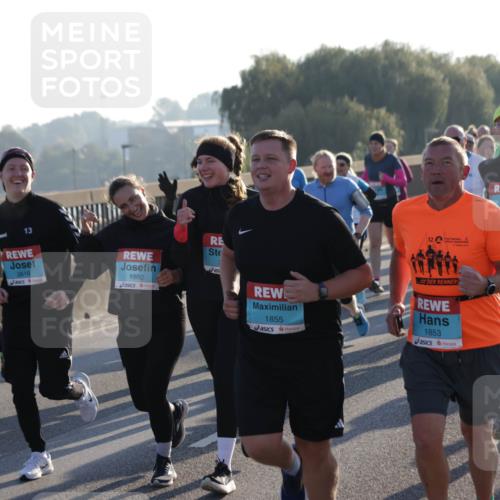 03.10.2025 - Köhlbrandbrückenlauf Jannik Wohlers http://msf.ph/oto/9060799 03.10.2025 09:22:46 Position 3 13, 2616, 1992, 1855, 1853, 1539, 245 meine-sportfotos.de