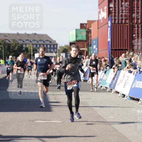 03.10.2025 - Köhlbrandbrückenlauf Jannik Wohlers http://msf.ph/oto/9060802 03.10.2025 13:13:05 Ziel 4193, 4446, 4487, 4528, 4559, 4628, 4748, 5051, 5381, 5673, 5674, 6303, 6393, 6496, 6530, 6705, 6725, 6742, 6755 meine-sportfotos.de
