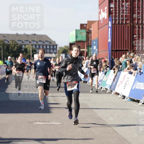 03.10.2025 - Köhlbrandbrückenlauf Jannik Wohlers http://msf.ph/oto/9060806 03.10.2025 13:13:05 Ziel 4193, 4446, 4487, 4528, 4559, 4628, 4748, 5051, 5381, 5673, 5674, 6303, 6393, 6496, 6530, 6705, 6725, 6742, 6755 meine-sportfotos.de