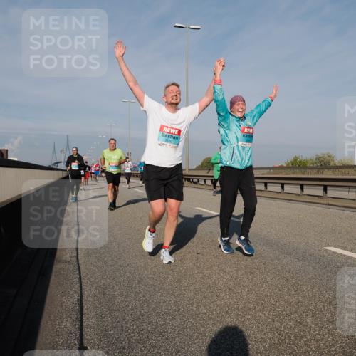 03.10.2025 - Köhlbrandbrückenlauf Fabian Wolf http://msf.ph/oto/9060824 03.10.2025 10:05:25 Position 3 3520 meine-sportfotos.de