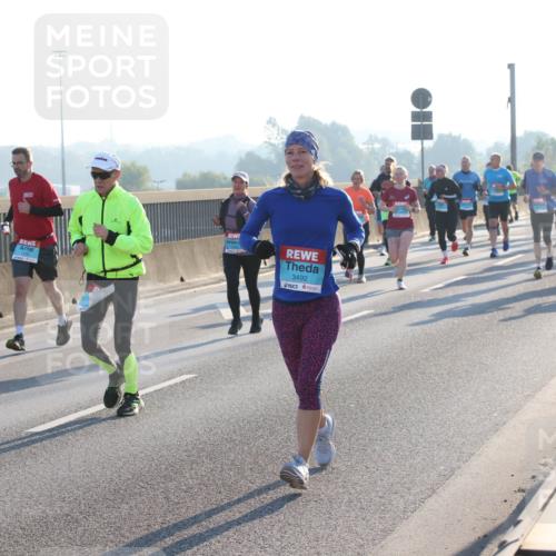 03.10.2025 - Köhlbrandbrückenlauf Lena Gebhardt http://msf.ph/oto/9060828 03.10.2025 09:19:27 Position 1 800, 3492 meine-sportfotos.de