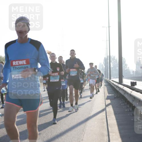 03.10.2025 - Köhlbrandbrückenlauf Jannik Wohlers http://msf.ph/oto/9060837 03.10.2025 09:14:54 Position 3 16, 1071, 331, 3568, 2811, 57 meine-sportfotos.de