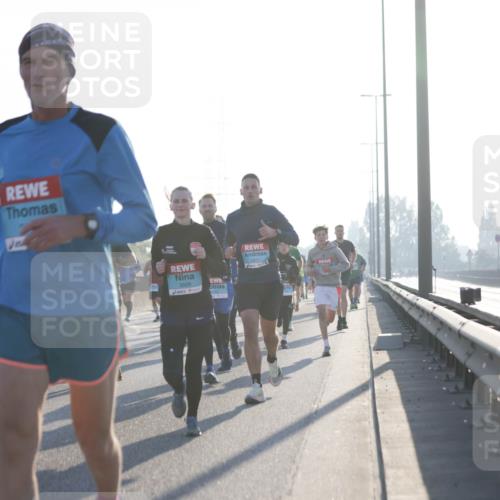 03.10.2025 - Köhlbrandbrückenlauf Jannik Wohlers http://msf.ph/oto/9060849 03.10.2025 09:14:55 Position 3 1144, 3568, 2811, 57 meine-sportfotos.de