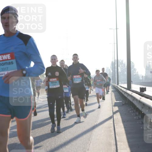 03.10.2025 - Köhlbrandbrückenlauf Jannik Wohlers http://msf.ph/oto/9060857 03.10.2025 09:14:55 Position 3 1144, 3317, 3568, 5, 7 meine-sportfotos.de