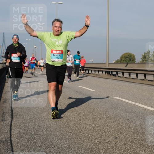 03.10.2025 - Köhlbrandbrückenlauf Fabian Wolf http://msf.ph/oto/9060859 03.10.2025 10:05:26 Position 3 3455, 1734 meine-sportfotos.de