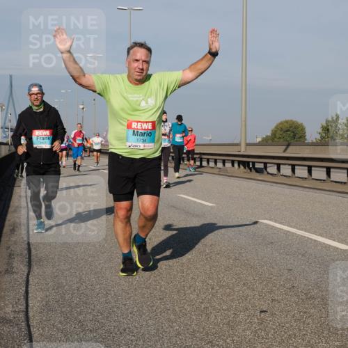 03.10.2025 - Köhlbrandbrückenlauf Fabian Wolf http://msf.ph/oto/9060870 03.10.2025 10:05:26 Position 3 3455, 1734 meine-sportfotos.de