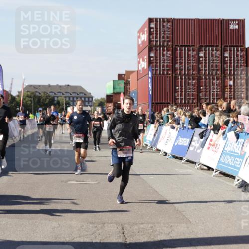 03.10.2025 - Köhlbrandbrückenlauf Jannik Wohlers http://msf.ph/oto/9060879 03.10.2025 13:13:06 Ziel 4193, 4446, 4487, 4528, 4559, 4628, 4748, 5051, 5381, 5673, 5674, 5678, 6303, 6393, 6496, 6530, 6705, 6725, 6742, 6755 meine-sportfotos.de
