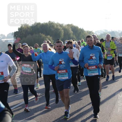 03.10.2025 - Köhlbrandbrückenlauf Jannik Wohlers http://msf.ph/oto/9060888 03.10.2025 09:22:49 Position 3 2003, 2002, 3446, 3450 meine-sportfotos.de