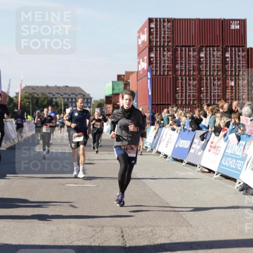 03.10.2025 - Köhlbrandbrückenlauf Jannik Wohlers http://msf.ph/oto/9060891 03.10.2025 13:13:06 Ziel 4193, 4446, 4487, 4528, 4559, 4628, 4748, 5051, 5381, 5673, 5674, 5678, 6303, 6393, 6496, 6530, 6705, 6725, 6742, 6755 meine-sportfotos.de