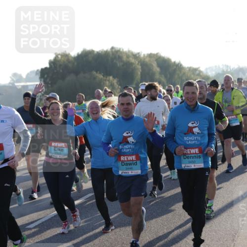 03.10.2025 - Köhlbrandbrückenlauf Jannik Wohlers http://msf.ph/oto/9060903 03.10.2025 09:22:49 Position 3 2002, 2003, 3446, 3450 meine-sportfotos.de