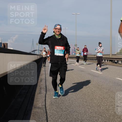 03.10.2025 - Köhlbrandbrückenlauf Fabian Wolf http://msf.ph/oto/9060925 03.10.2025 10:05:28 Position 3 3455 meine-sportfotos.de