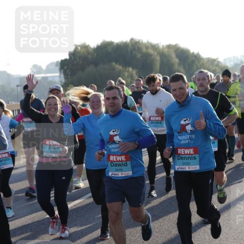 03.10.2025 - Köhlbrandbrückenlauf Jannik Wohlers http://msf.ph/oto/9060938 03.10.2025 09:22:49 Position 3 2002, 3232, 2254, 2003, 3446, 3450 meine-sportfotos.de