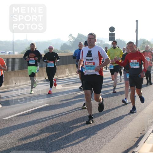 03.10.2025 - Köhlbrandbrückenlauf Lena Gebhardt http://msf.ph/oto/9060942 03.10.2025 09:19:31 Position 1 1163, 3236, 1038 meine-sportfotos.de