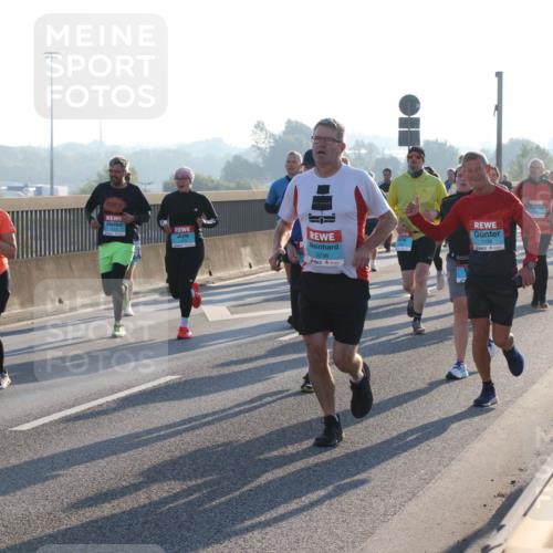 03.10.2025 - Köhlbrandbrückenlauf Lena Gebhardt http://msf.ph/oto/9060946 03.10.2025 09:19:31 Position 1 1343, 1163, 3236, 1038 meine-sportfotos.de
