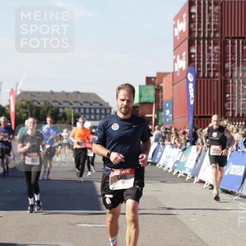 03.10.2025 - Köhlbrandbrückenlauf Jannik Wohlers http://msf.ph/oto/9060957 03.10.2025 13:13:09 Ziel 4191, 4193, 4463, 4513, 4528, 4559, 4628, 4748, 5025, 5051, 5381, 5673, 5674, 5678, 5852, 6303, 6393, 6496, 6705, 6725, 6742, 6755 meine-sportfotos.de