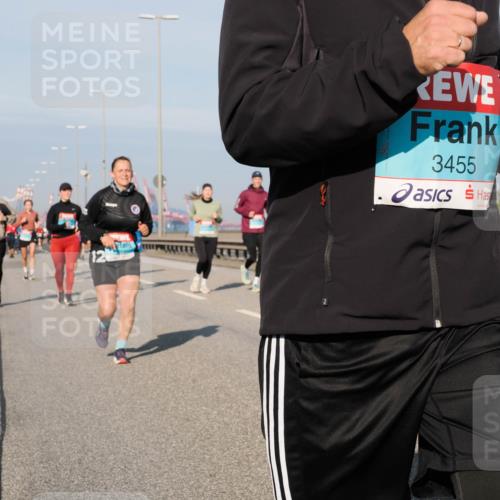 03.10.2025 - Köhlbrandbrückenlauf Fabian Wolf http://msf.ph/oto/9060960 03.10.2025 10:05:29 Position 3 2, 3455 meine-sportfotos.de