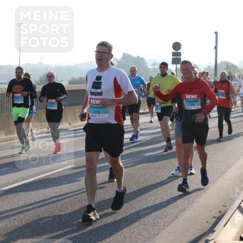 03.10.2025 - Köhlbrandbrückenlauf Lena Gebhardt http://msf.ph/oto/9060964 03.10.2025 09:19:32 Position 1 1343, 3236, 1038 meine-sportfotos.de
